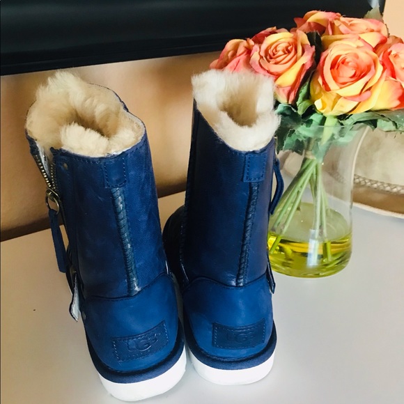 Leather Uggs boots - Picture 3 of 6